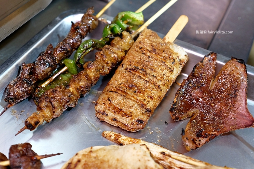 焦糖楓漢方無煙撒粉串燒。平價串燒只要15元，明星藝人私藏口袋名單，連林宥嘉、莎莎、蘇打綠都狂激推！ @蹦啾♥謝蘿莉 La vie heureuse