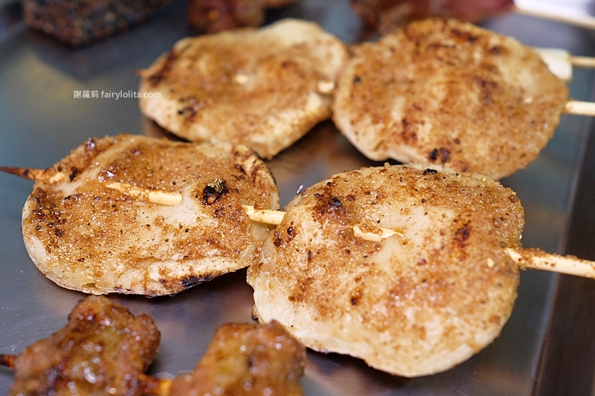 焦糖楓漢方無煙撒粉串燒。平價串燒只要15元，明星藝人私藏口袋名單，連林宥嘉、莎莎、蘇打綠都狂激推！ @蹦啾♥謝蘿莉 La vie heureuse