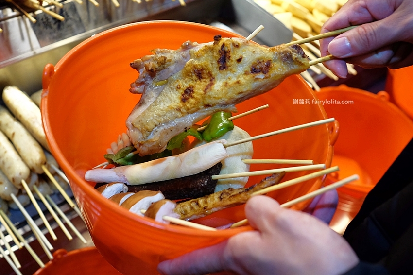 焦糖楓漢方無煙撒粉串燒。平價串燒只要15元，明星藝人私藏口袋名單，連林宥嘉、莎莎、蘇打綠都狂激推！ @蹦啾♥謝蘿莉 La vie heureuse