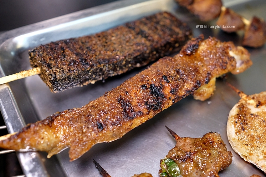 焦糖楓漢方無煙撒粉串燒。平價串燒只要15元，明星藝人私藏口袋名單，連林宥嘉、莎莎、蘇打綠都狂激推！ @蹦啾♥謝蘿莉 La vie heureuse