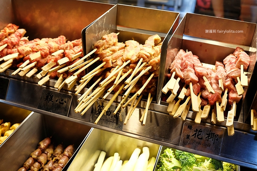 焦糖楓漢方無煙撒粉串燒。平價串燒只要15元，明星藝人私藏口袋名單，連林宥嘉、莎莎、蘇打綠都狂激推！ @蹦啾♥謝蘿莉 La vie heureuse