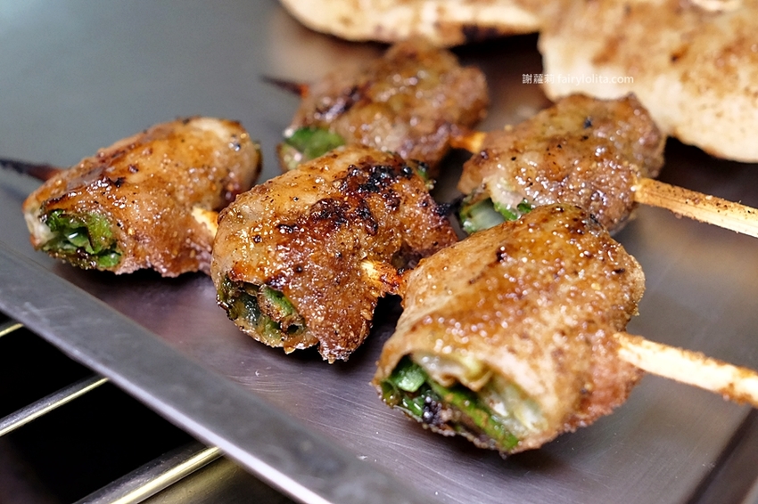 焦糖楓漢方無煙撒粉串燒。平價串燒只要15元，明星藝人私藏口袋名單，連林宥嘉、莎莎、蘇打綠都狂激推！ @蹦啾♥謝蘿莉 La vie heureuse