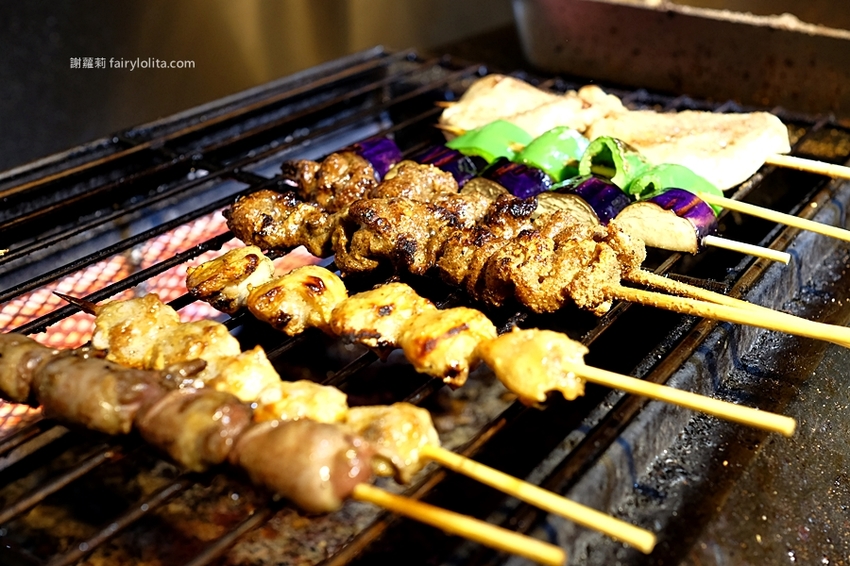 焦糖楓漢方無煙撒粉串燒。平價串燒只要15元，明星藝人私藏口袋名單，連林宥嘉、莎莎、蘇打綠都狂激推！ @蹦啾♥謝蘿莉 La vie heureuse
