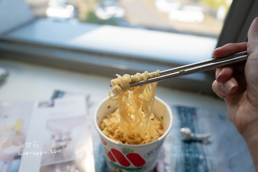 和風炸雞泡麵,摩斯泡麵,日清摩斯,日清杯麵,海洋珍珠堡泡麵 @薇樂莉 Love Viaggio | 旅行.生活.攝影