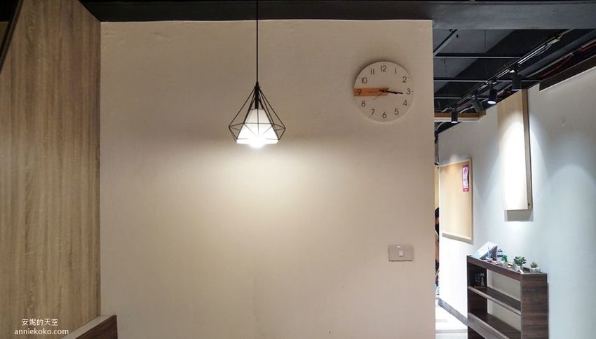 [新莊輔大美食 麻麻號]隱身二樓的超平價麻辣鍋物 百元內就可以吃到澎湃套餐 獨家調配湯頭配料 令人安心的鍋物選擇 - 安妮的天空