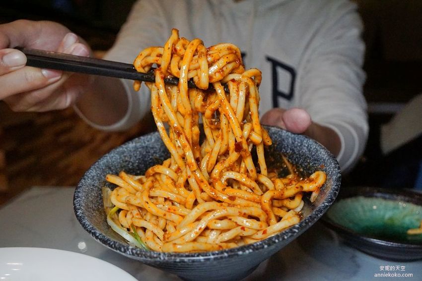 [新莊輔大美食 麻麻號]隱身二樓的超平價麻辣鍋物 百元內就可以吃到澎湃套餐 獨家調配湯頭配料 令人安心的鍋物選擇 - 安妮的天空