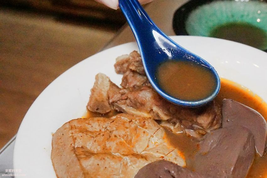 [新莊輔大美食 麻麻號]隱身二樓的超平價麻辣鍋物 百元內就可以吃到澎湃套餐 獨家調配湯頭配料 令人安心的鍋物選擇 - 安妮的天空