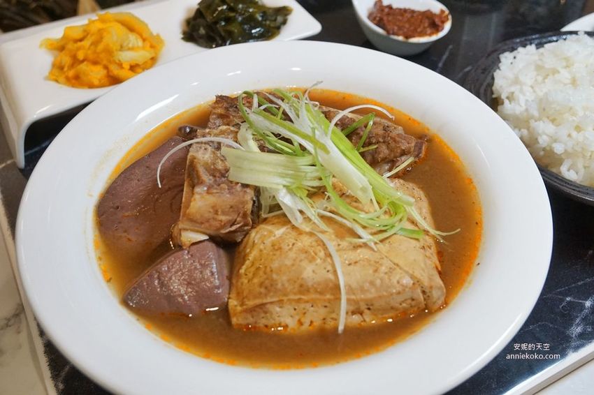 [新莊輔大美食 麻麻號]隱身二樓的超平價麻辣鍋物 百元內就可以吃到澎湃套餐 獨家調配湯頭配料 令人安心的鍋物選擇 - 安妮的天空