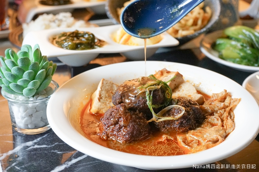 《台北新莊美食》麻麻號 排骨、鴨血、豆腐專賣.香麻度令人滿意(近輔仁大學)