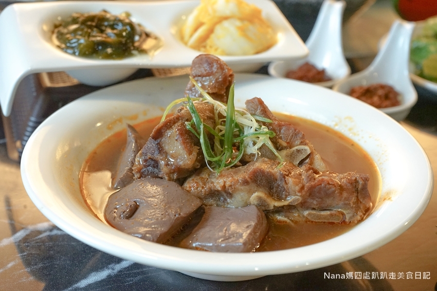 《台北新莊美食》麻麻號 排骨、鴨血、豆腐專賣.香麻度令人滿意(近輔仁大學)