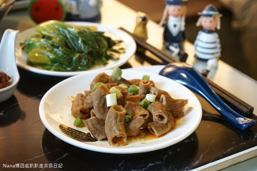 《台北新莊美食》麻麻號 排骨、鴨血、豆腐專賣.香麻度令人滿意(近輔仁大學)