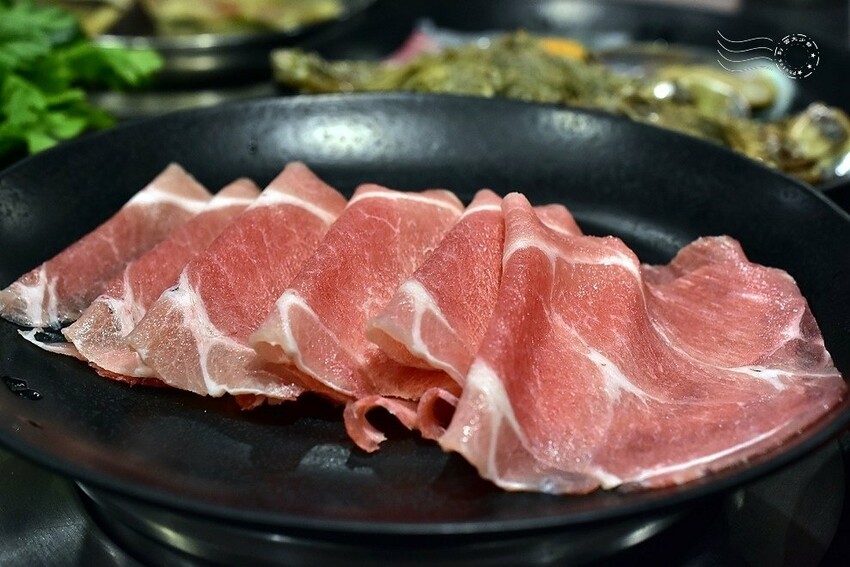 【新千葉火鍋西門町店】雪藏鮮嫩梅花豬