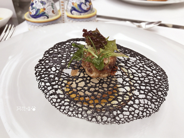 台北西華飯店-Toscana義大利餐廳：【中山國中│乾式熟成牛排】超大天窗玻璃屋，彷彿坐在花園用餐『台北西華飯店-Toscana義大利餐廳』20年的經典義式牛排館，求婚成功率100％的浪漫地點(文末附菜單)