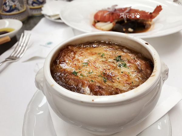 台北西華飯店-Toscana義大利餐廳：【中山國中│乾式熟成牛排】超大天窗玻璃屋，彷彿坐在花園用餐『台北西華飯店-Toscana義大利餐廳』20年的經典義式牛排館，求婚成功率100％的浪漫地點(文末附菜單)