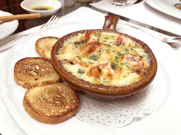 台北西華飯店-Toscana義大利餐廳：【中山國中│乾式熟成牛排】超大天窗玻璃屋，彷彿坐在花園用餐『台北西華飯店-Toscana義大利餐廳』20年的經典義式牛排館，求婚成功率100％的浪漫地點(文末附菜單)