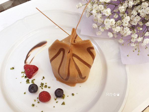 台北西華飯店-Toscana義大利餐廳：【中山國中│乾式熟成牛排】超大天窗玻璃屋，彷彿坐在花園用餐『台北西華飯店-Toscana義大利餐廳』20年的經典義式牛排館，求婚成功率100％的浪漫地點(文末附菜單)