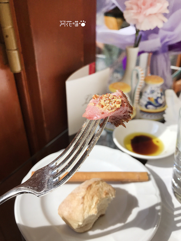 台北西華飯店-Toscana義大利餐廳：【中山國中│乾式熟成牛排】超大天窗玻璃屋，彷彿坐在花園用餐『台北西華飯店-Toscana義大利餐廳』20年的經典義式牛排館，求婚成功率100％的浪漫地點(文末附菜單)