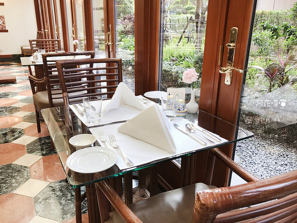 台北西華飯店-Toscana義大利餐廳：【中山國中│乾式熟成牛排】超大天窗玻璃屋，彷彿坐在花園用餐『台北西華飯店-Toscana義大利餐廳』20年的經典義式牛排館，求婚成功率100％的浪漫地點(文末附菜單)