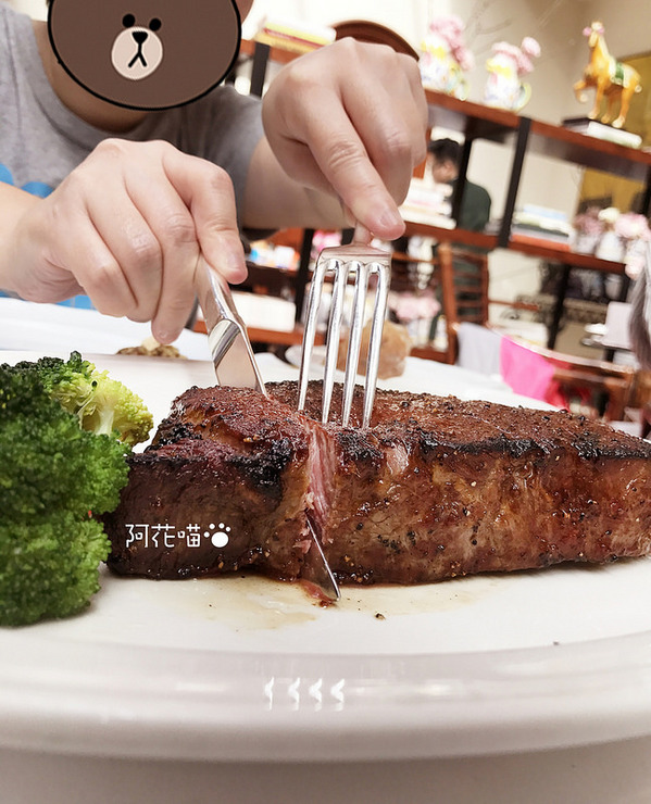 台北西華飯店-Toscana義大利餐廳：【中山國中│乾式熟成牛排】超大天窗玻璃屋，彷彿坐在花園用餐『台北西華飯店-Toscana義大利餐廳』20年的經典義式牛排館，求婚成功率100％的浪漫地點(文末附菜單)