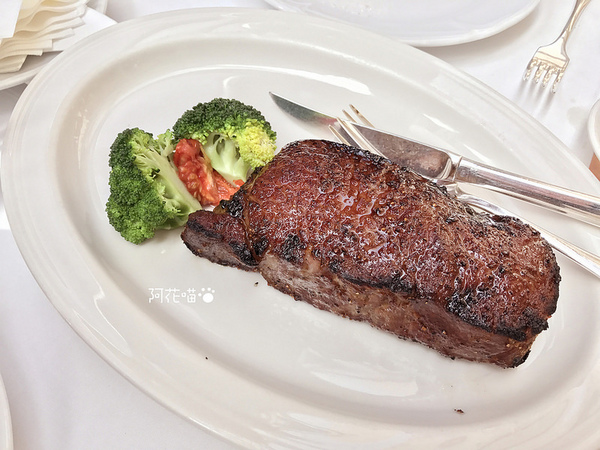 台北西華飯店-Toscana義大利餐廳：【中山國中│乾式熟成牛排】超大天窗玻璃屋，彷彿坐在花園用餐『台北西華飯店-Toscana義大利餐廳』20年的經典義式牛排館，求婚成功率100％的浪漫地點(文末附菜單)