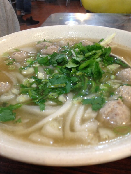 越南河內河粉:不錯吃~生意很好的市場小店~ 越南河內河粉:不錯吃~生意很好的市場小店~