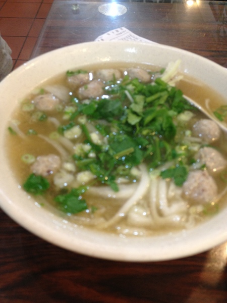 越南河內河粉:不錯吃~生意很好的市場小店~ 越南河內河粉:不錯吃~生意很好的市場小店~