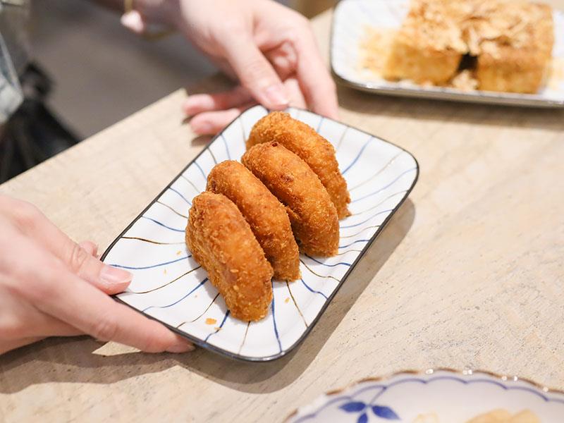 新竹竹北日式居酒屋！橫丁六八屋直火炭烤，老饕最愛串燒、日式炒麵。