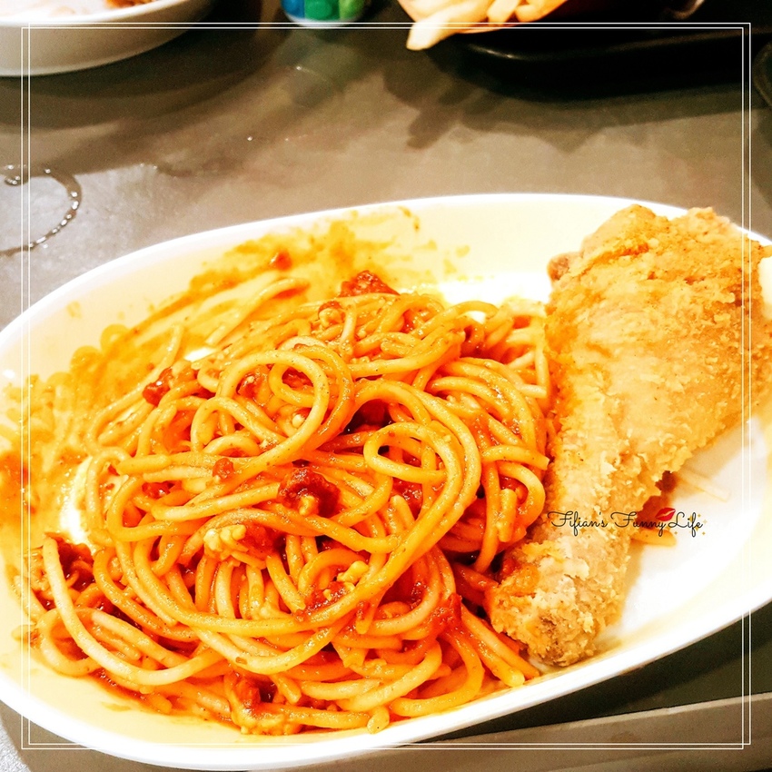 菲律賓必吃國民美食JOLLIBEE炸雞