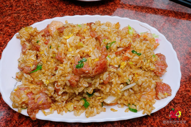 [食記] 新竹竹北-竹山意麵(竹北) 爆漿滷肉飯 蛋汁加上肥瘦參半的滷肉 口水直流 沙茶空心菜炒牛肉滋味一絕 羊肉拉麵大塊羊肉帶筋Q軟有口感