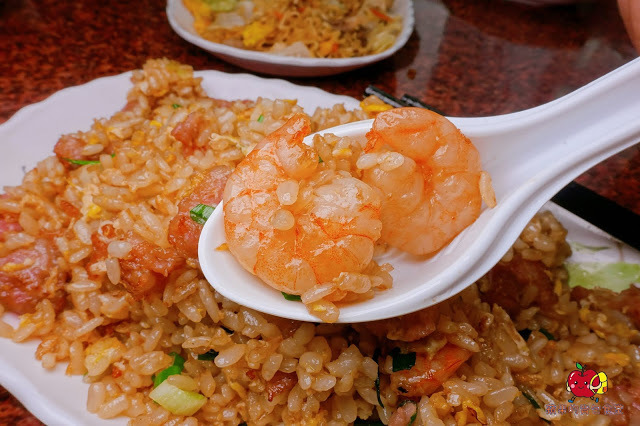 [食記] 新竹竹北-竹山意麵(竹北) 爆漿滷肉飯 蛋汁加上肥瘦參半的滷肉 口水直流 沙茶空心菜炒牛肉滋味一絕 羊肉拉麵大塊羊肉帶筋Q軟有口感