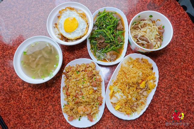 [食記] 新竹竹北-竹山意麵(竹北) 爆漿滷肉飯 蛋汁加上肥瘦參半的滷肉 口水直流 沙茶空心菜炒牛肉滋味一絕 羊肉拉麵大塊羊肉帶筋Q軟有口感