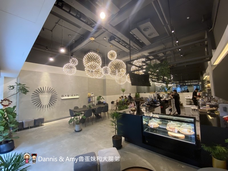 《台北內湖咖啡店》GABIKAPI咖啡廳。時尚好拍咖啡表現也不俗︱捷運站西湖站,港墘站附近（影片）