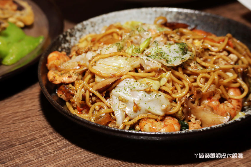 新竹城隍廟附近平價美食推薦！一心隱食堂，新竹日式居酒屋有高CP值便當外送！通通九十元