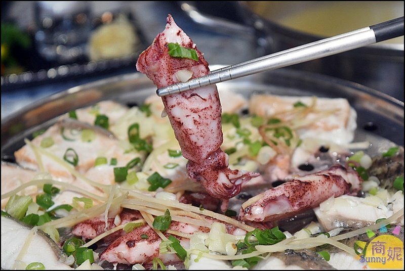 絕品鮮鍋|網評4.8星梧棲蒸氣鍋!海鮮塔無敵鮮一鍋兩吃還有甘貝雜炊粥.免服務費不限時.壽星禮振興券多種優惠