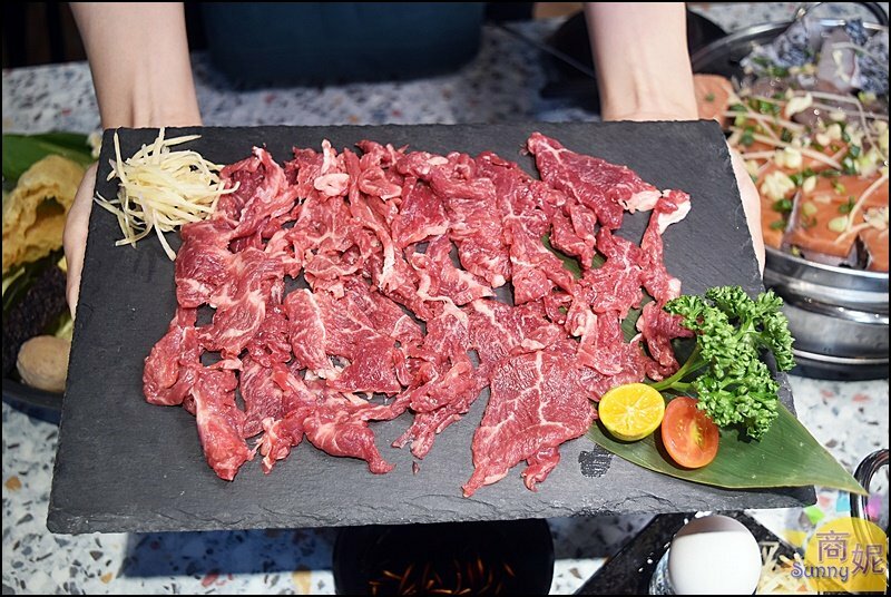 絕品鮮鍋|網評4.8星梧棲蒸氣鍋!海鮮塔無敵鮮一鍋兩吃還有甘貝雜炊粥.免服務費不限時.壽星禮振興券多種優惠