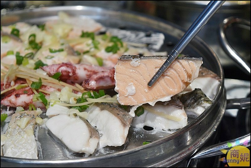 絕品鮮鍋|網評4.8星梧棲蒸氣鍋!海鮮塔無敵鮮一鍋兩吃還有甘貝雜炊粥.免服務費不限時.壽星禮振興券多種優惠