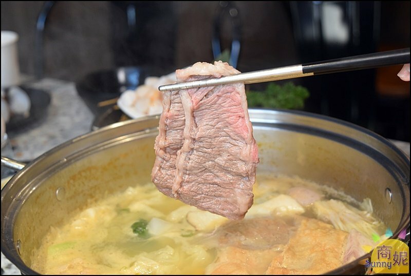 絕品鮮鍋|網評4.8星梧棲蒸氣鍋!海鮮塔無敵鮮一鍋兩吃還有甘貝雜炊粥.免服務費不限時.壽星禮振興券多種優惠