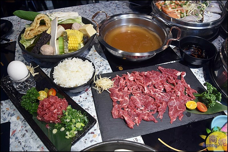 絕品鮮鍋|網評4.8星梧棲蒸氣鍋!海鮮塔無敵鮮一鍋兩吃還有甘貝雜炊粥.免服務費不限時.壽星禮振興券多種優惠