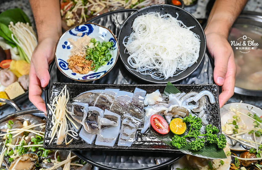 台中梧棲火鍋推薦,三井outlet附近高CP值蒸氣火鍋海鮮塔,推薦加購台灣溫體牛 -妮妮布魯