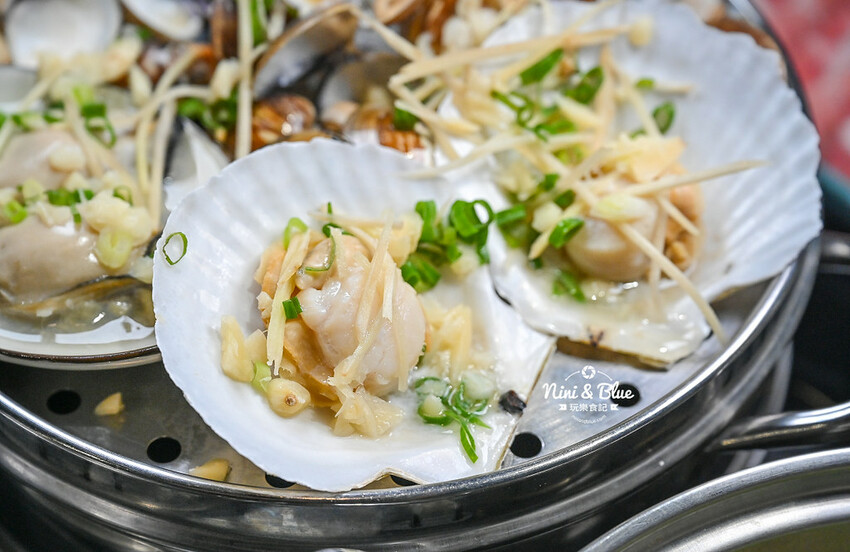 台中梧棲火鍋推薦,三井outlet附近高CP值蒸氣火鍋海鮮塔,推薦加購台灣溫體牛 -妮妮布魯