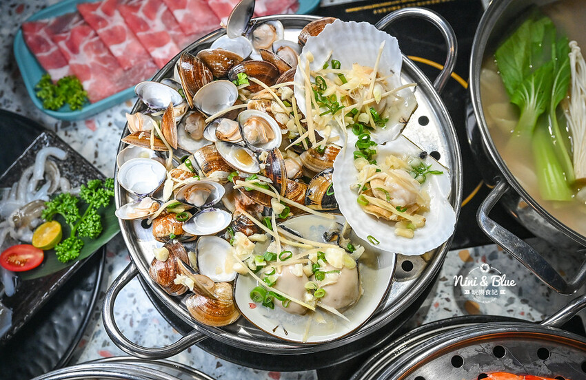 台中梧棲火鍋推薦,三井outlet附近高CP值蒸氣火鍋海鮮塔,推薦加購台灣溫體牛 -妮妮布魯