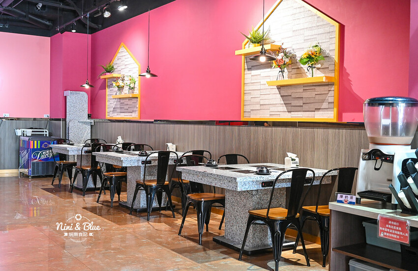 台中梧棲火鍋推薦,三井outlet附近高CP值蒸氣火鍋海鮮塔,推薦加購台灣溫體牛 -妮妮布魯