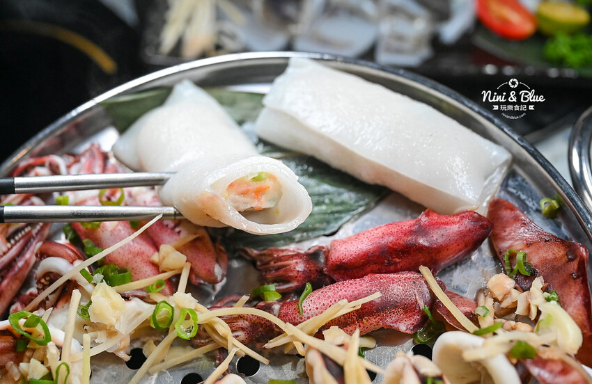 台中梧棲火鍋推薦,三井outlet附近高CP值蒸氣火鍋海鮮塔,推薦加購台灣溫體牛 -妮妮布魯