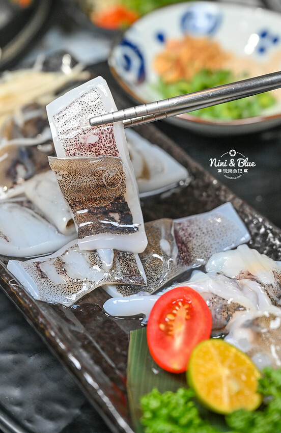 台中梧棲火鍋推薦,三井outlet附近高CP值蒸氣火鍋海鮮塔,推薦加購台灣溫體牛 -妮妮布魯