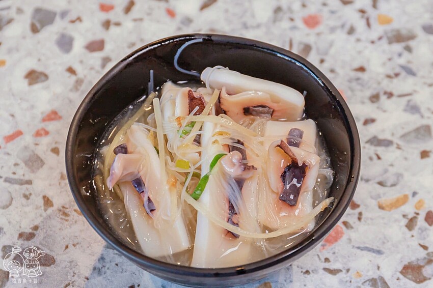 台中蒸氣海鮮塔霸主就在這!8種海鮮+3種肉品飽到天靈蓋,還有整尾新鮮透抽米粉可以DIY