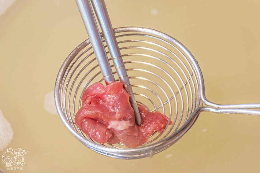 台中蒸氣海鮮塔霸主就在這!8種海鮮+3種肉品飽到天靈蓋,還有整尾新鮮透抽米粉可以DIY