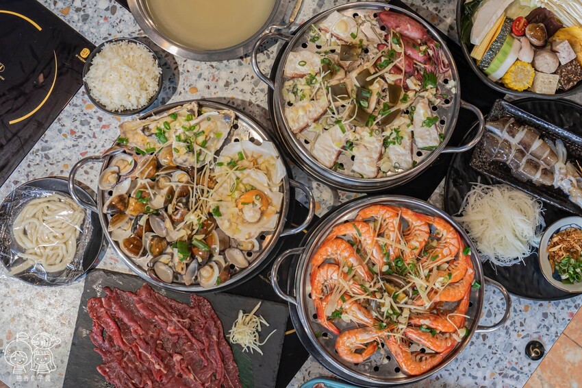 台中蒸氣海鮮塔霸主就在這!8種海鮮+3種肉品飽到天靈蓋,還有整尾新鮮透抽米粉可以DIY