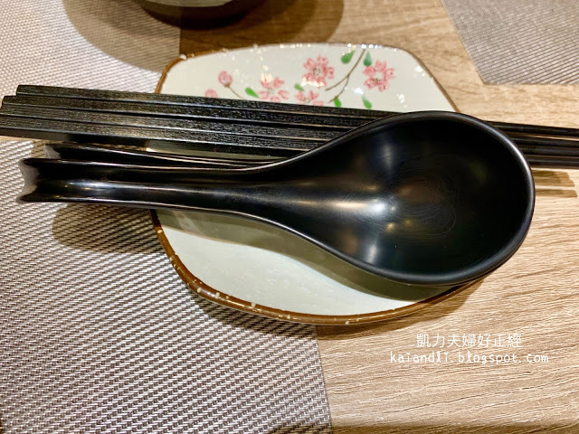 【高雄苓雅美食】伊府將●鍋燒｜把鍋燒麵玩到新的高度＋餐廳級的服務。