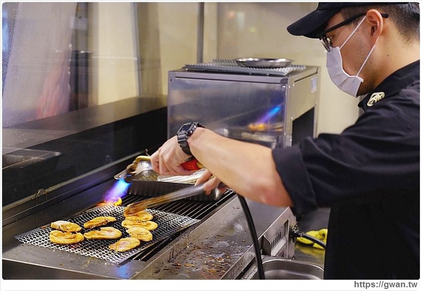台中平價燒肉丼，120元就能吃到安格斯黑牛，內用雞白湯與冷飲無限享用！