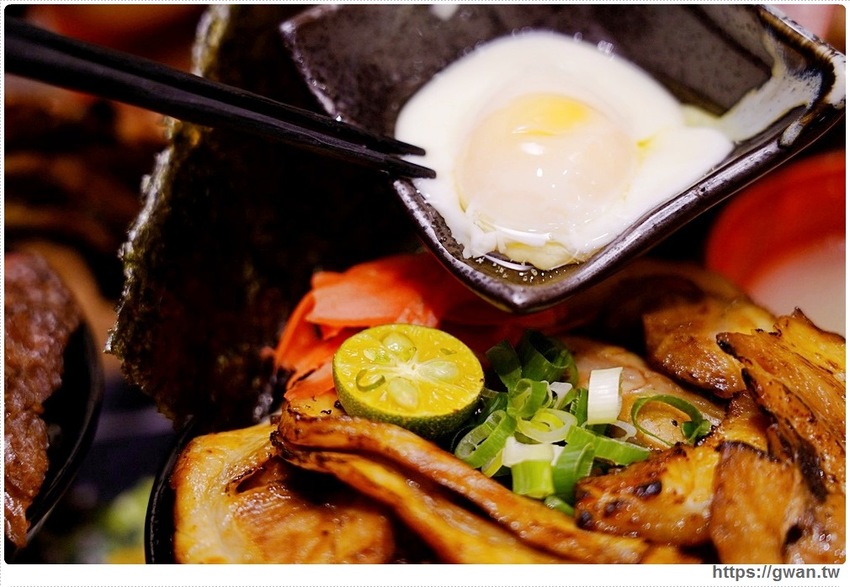 台中平價燒肉丼，120元就能吃到安格斯黑牛，內用雞白湯與冷飲無限享用！